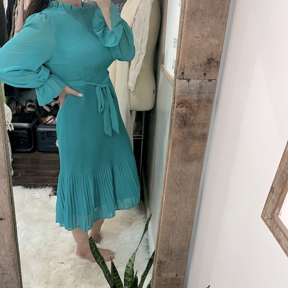 Turquoise pleated dress boho size medium - Picture 2 of 10